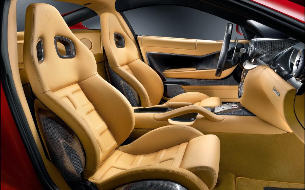 ухоженный салон автомобиля