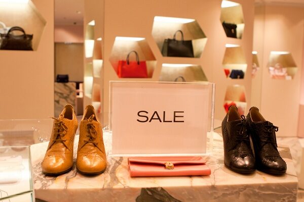 Как купить обувь со скидкой в Shoe Dept?